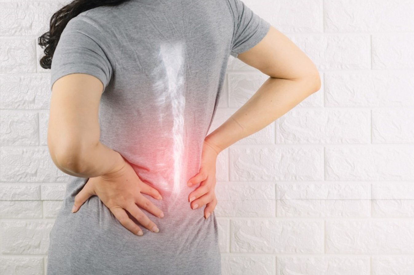 呼吸時に胸が痛む主な原因は何ですか?